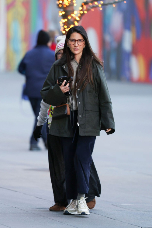 Olivia Munn Spotted at Hudson Yards in New York, December 2024 4