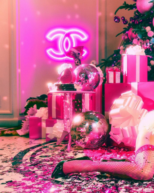 Paris Hilton Merry Christmas Photoshoot, December 2024 7