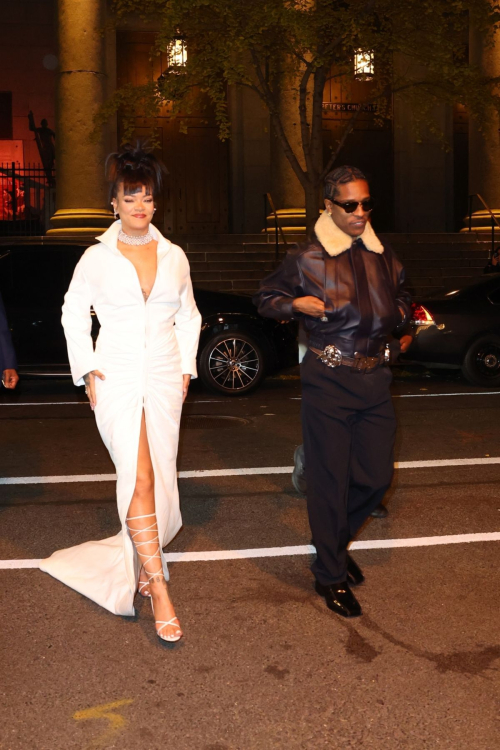 Rihanna and A$AP Rocky Arrive at Hotel in New York City, December 2024 6