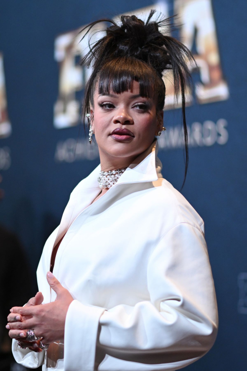 Rihanna at Footwear News Achievement Awards in New York, December 2024 4