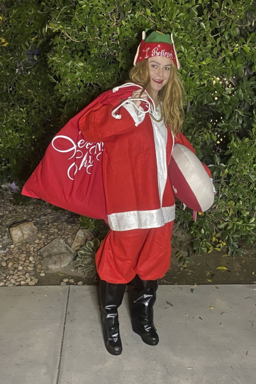 Taryn Manning Dressed as Santa in Pasadena, December 2024 3