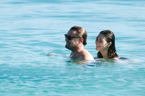 Vittoria Ceretti with Leonardo DiCaprio at the Beach, December 2024 11