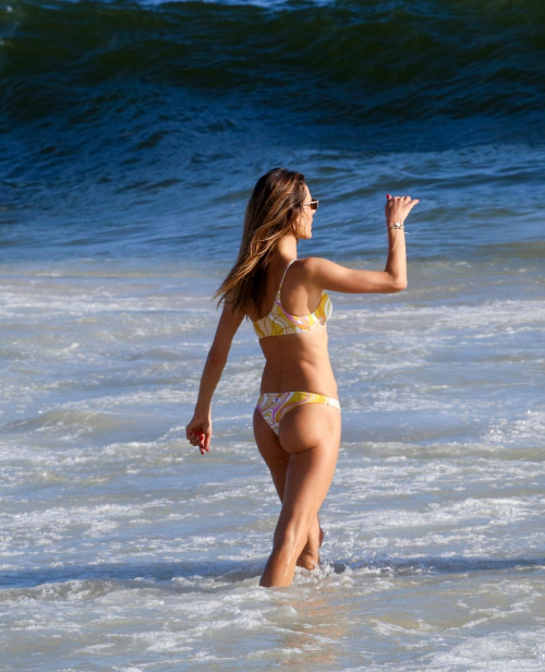 Alessandra Ambrosio in Bikini at Ipanema Beach, January 2025 7