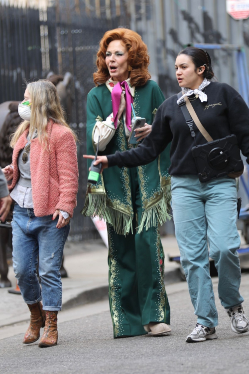 Allison Janney Films Palm Royale Season 2 in Los Angeles, January 2025 4