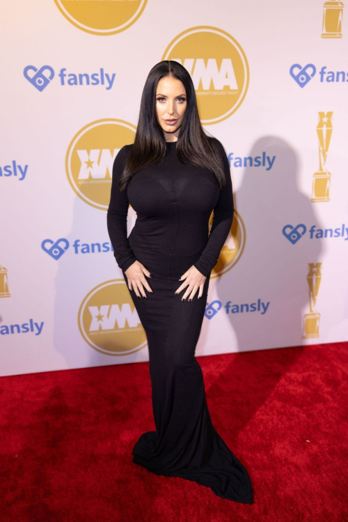 Angela White at 2025 XMA Awards at Hollywood Palladium, January 2025 4