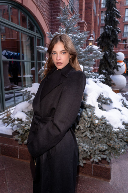 Barbara Palvin at Revolve x The Snow Lodge in Aspen, January 2025 5