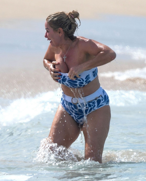 Claire Sweeney in Barbados, December 2024 10