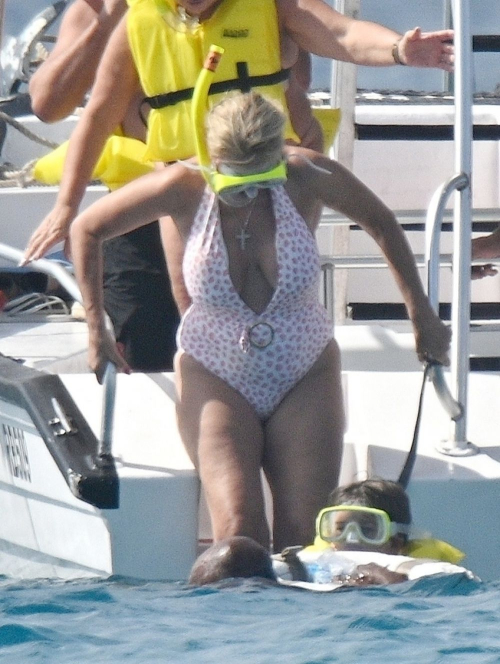 Claire Sweeney Snorkelling in Barbados, January 2025 6