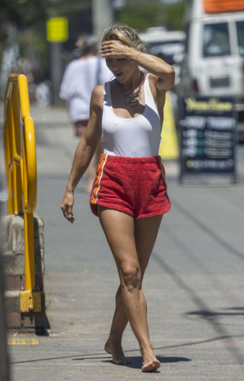 Elsa Pataky Wows in White Swimsuit in Byron Bay, January 2025 14