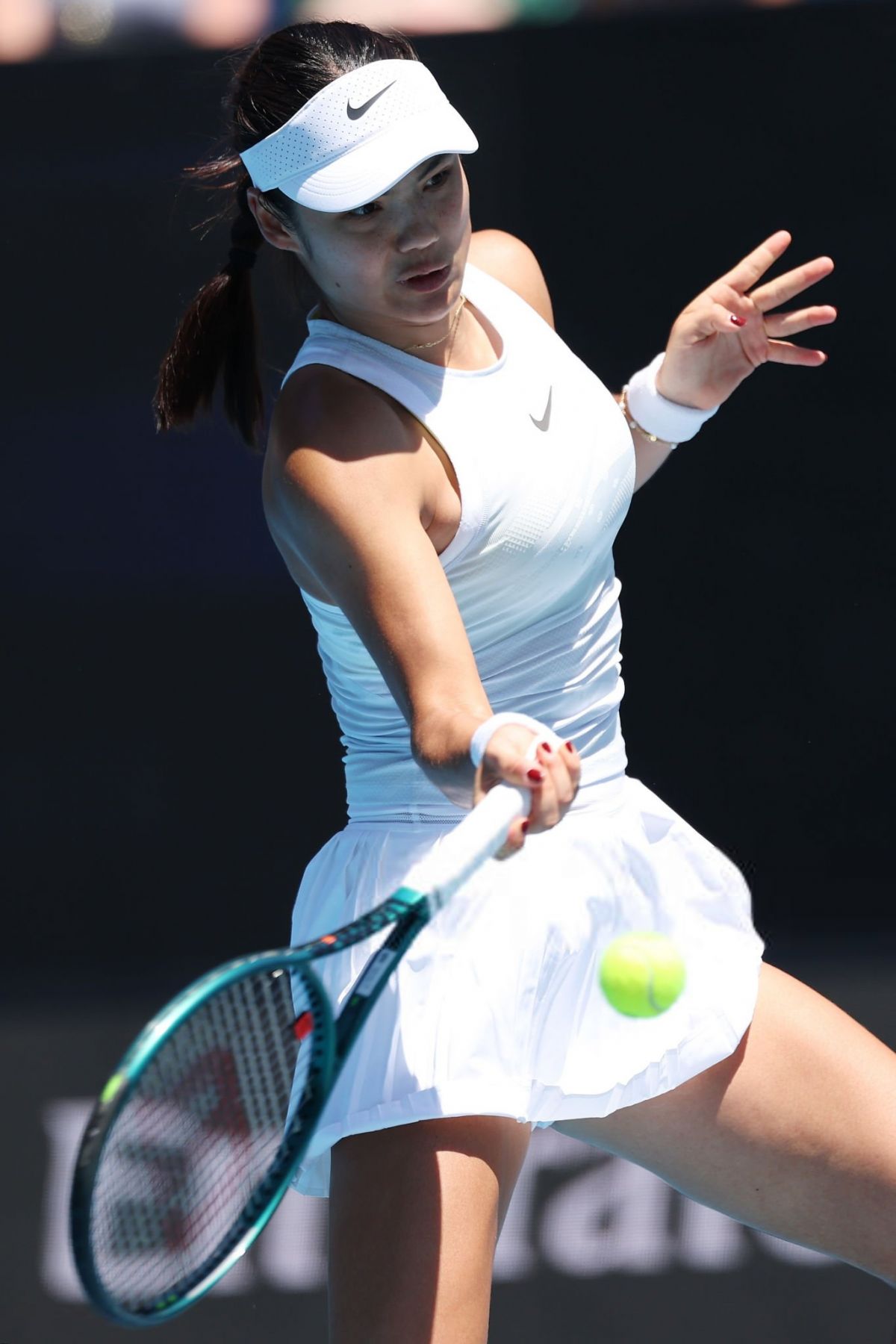 Emma Raducanu Defeats Amanda Anisimova at Australian Open, January 2025