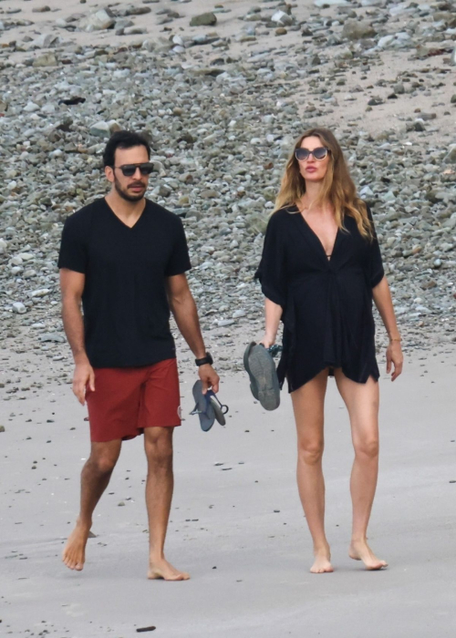 Gisele Bundchen and Joaquim Valente in Costa Rica, December 2024 1