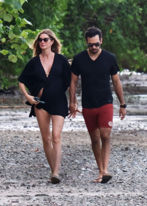 Gisele Bundchen and Joaquim Valente in Costa Rica, December 2024 3