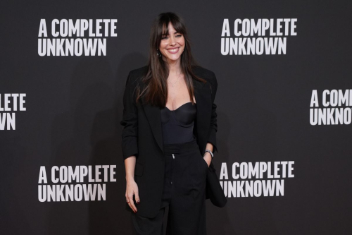 Giulia Penna at A Complete Unknown Premiere, January 2025 1