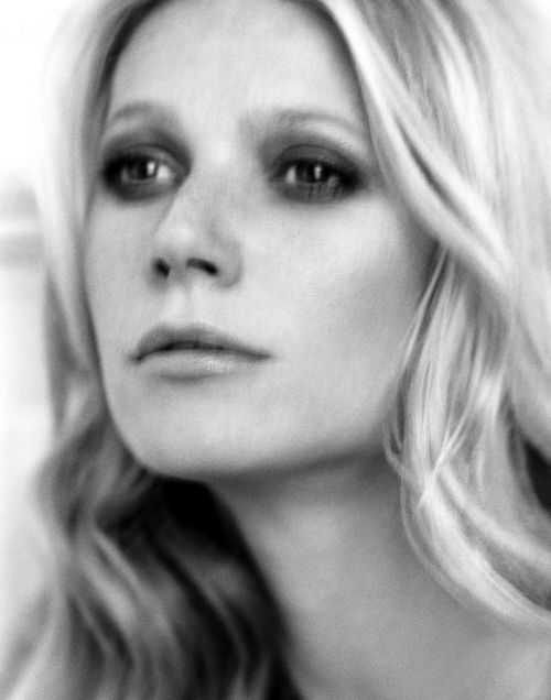 Gwyneth Paltrow at Photoshoot, January 2004 1