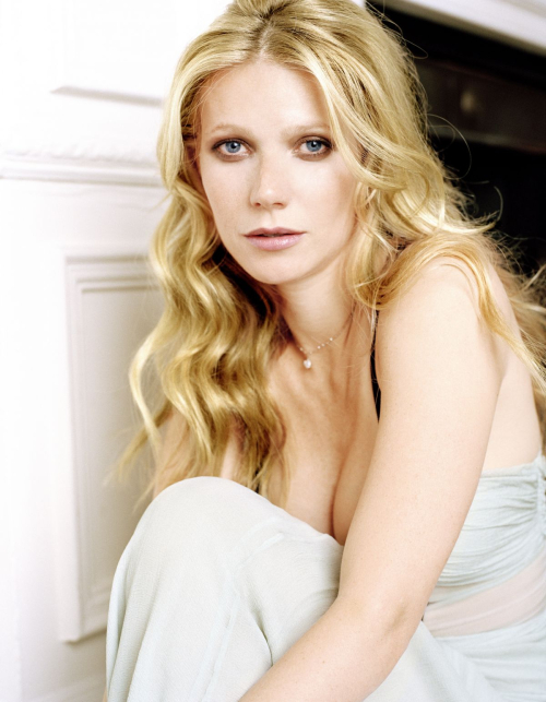 Gwyneth Paltrow at Photoshoot, January 2004 22