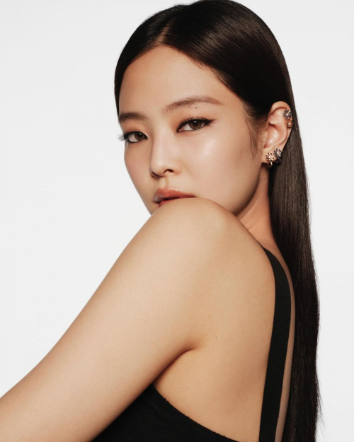 Jennie for Chanel Coco Crush Campaign, 2025 1