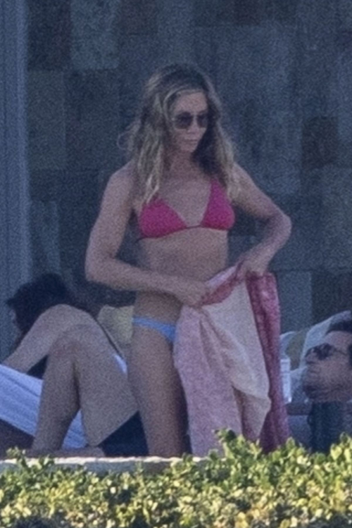 Jennifer Aniston in Cabo, January 2025 7