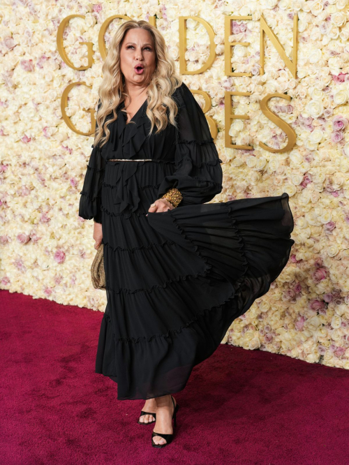 Jennifer Coolidge Sizzles in Stunning Gown at Golden Globes, January 2025 1