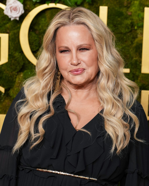 Jennifer Coolidge Sizzles in Stunning Gown at Golden Globes, January 2025 2