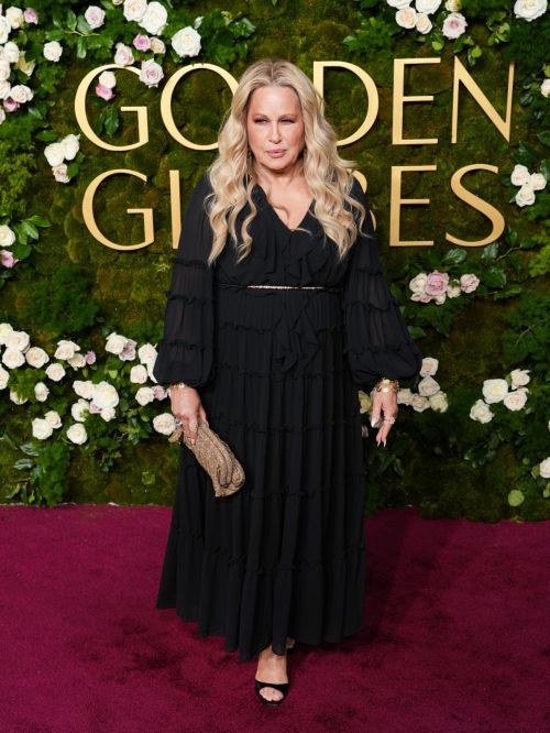 Jennifer Coolidge Sizzles in Stunning Gown at Golden Globes, January 2025 4