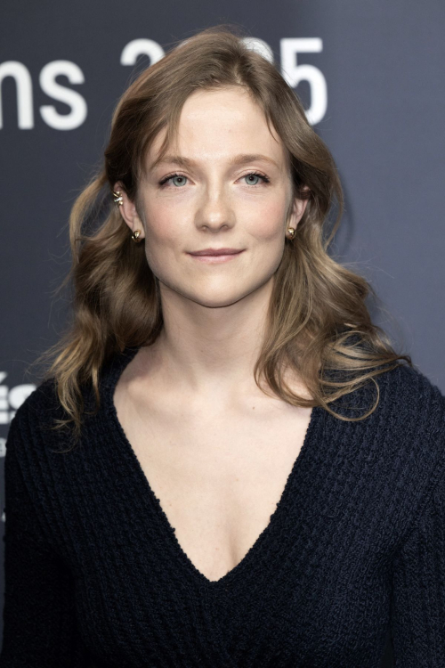 Josefa Heinsius at Cesar Revelations 2025 Photocall in Paris, January 2025 3