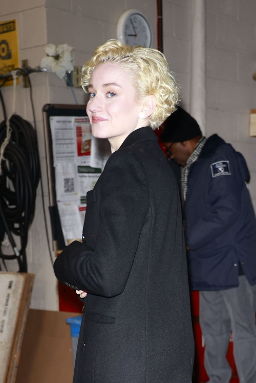 Julia Garner Arrives at Live with Kelly and Mark, January 2025 5