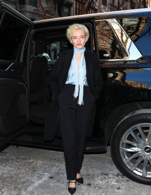 Julia Garner Dazzles on Arrival at Today Show, January 2025 4