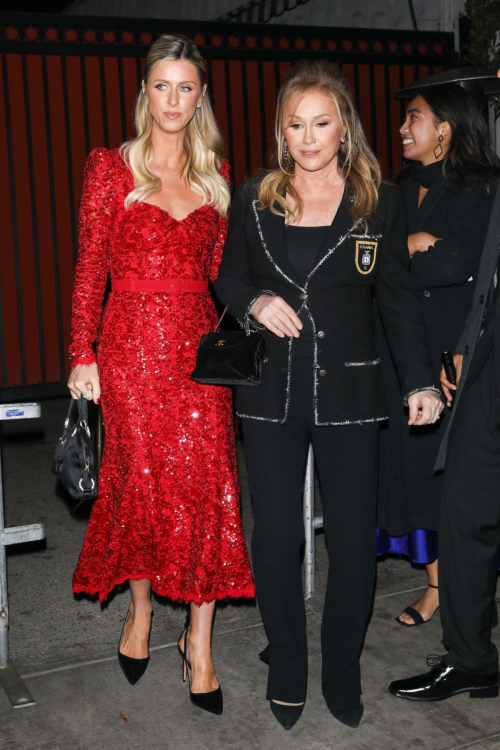 Kathy and Nicky Hilton Dazzle at Vanity Fair & Amazon MGM Studios Party, January 2025 1