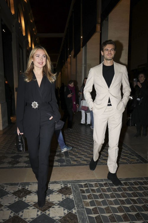 Kimberley Garner Spotted with Mystery Man at Costes, January 2025 5