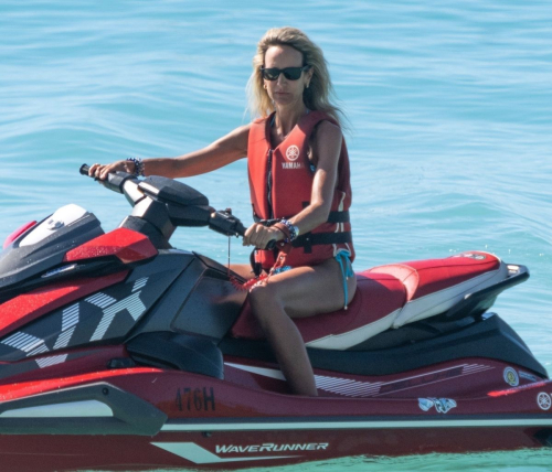 Lady Victoria Hervey in Barbados, January 2025 1