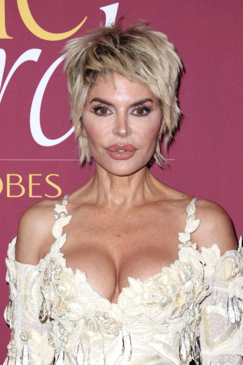 Lisa Rinna at WWD Style Awards, January 2025 2