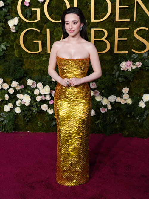 Mikey Madison Wows in Gold at the Golden Globes, January 2025 6