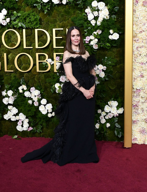 Sarah Paulson Looks Stunning at Golden Globes, January 2025 1