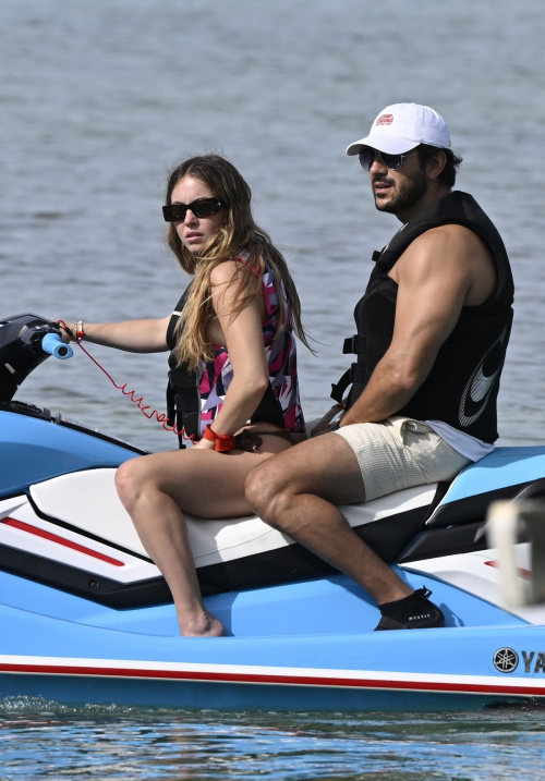 Sydney Sweeney Jetskis with Friends, December 2024 3