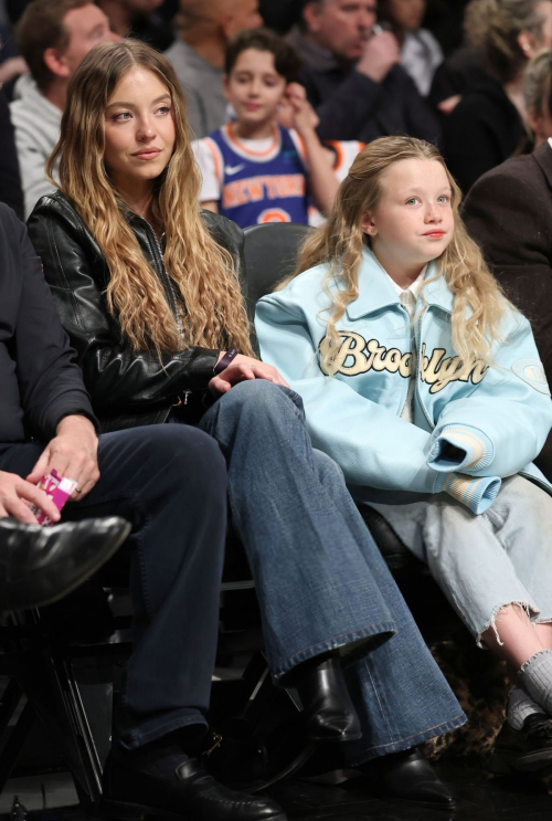 Sydney Sweeney Steals Spotlight at Knicks vs. Nets Game, January 2025 1