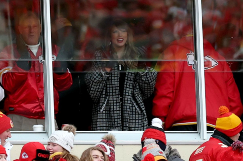 Taylor Swift at Divisional Playoff, January 2025 8