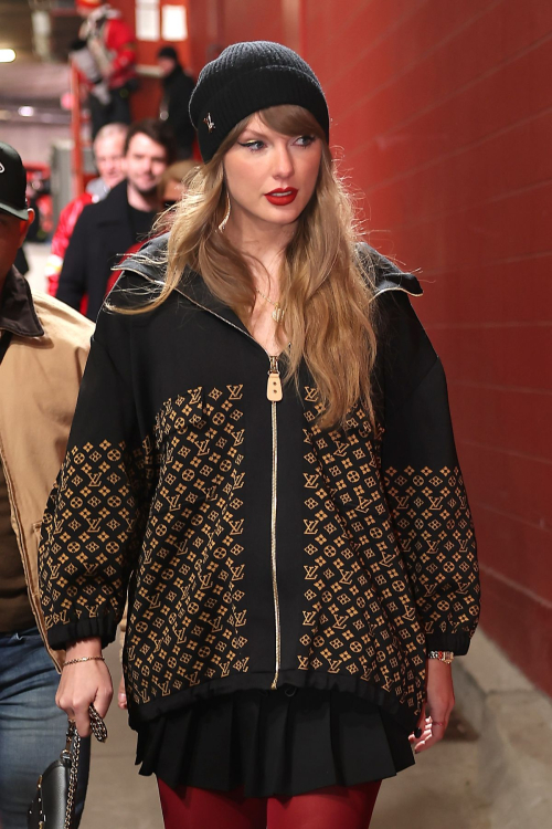 Taylor Swift Dazzles at AFC Championship Game, January 2025