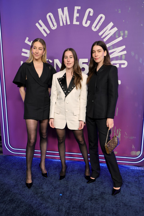 Alana, Este and Danielle Haim at SNL50 Homecoming Concert, February 2025 1