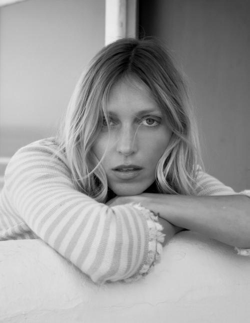 Anja Rubik for Elle France Feature, February 2025 38