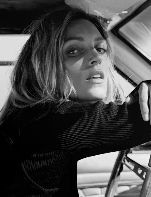 Anja Rubik for Elle France Feature, February 2025 61