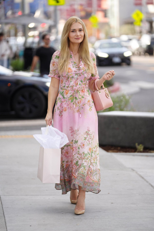 Ella Rose Shopping at Hale Bob in West Hollywood, Feb 2025 5