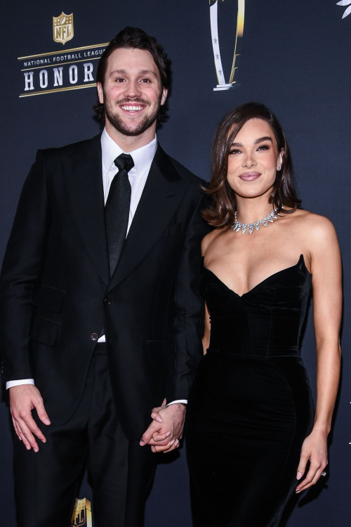 Hailee Steinfeld at NFL Honors, February 2025