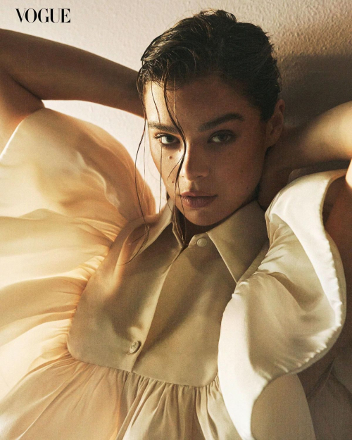 Hailee Steinfeld for Vogue Philippines, March 2025 13