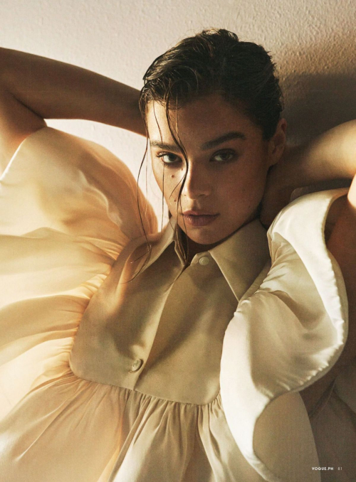 Hailee Steinfeld in Vogue Philippines Magazine, March 2025 9