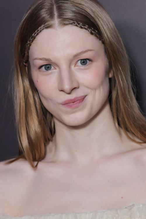 Hunter Schafer at 22nd Fashion Dinner for a Cause, January 2025 1