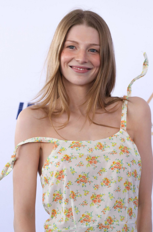 Hunter Schafer at Film Independent Spirit Awards, February 2025 1