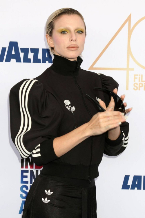 Julia Fox at Film Independent Spirit Awards, Feb 2025 2