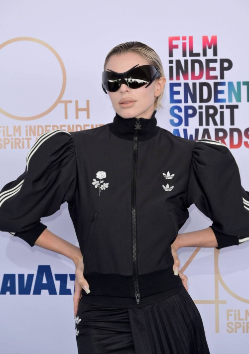 Julia Fox at Film Independent Spirit Awards, Feb 2025 3