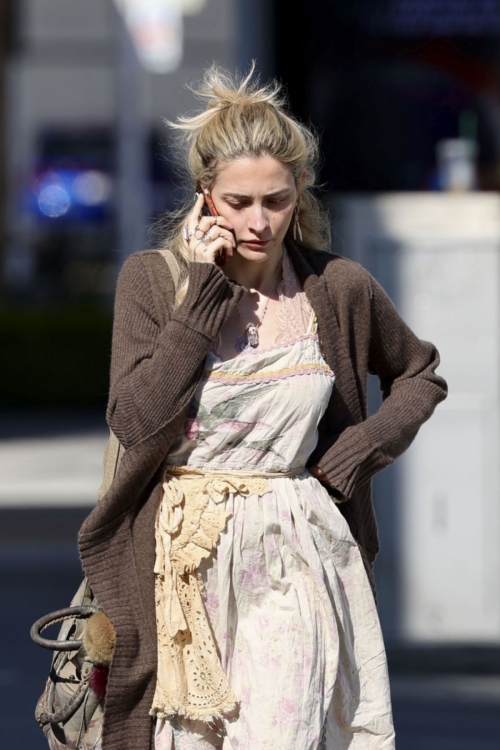 Paris Jackson Out and About in West Hollywood, February 2025 4