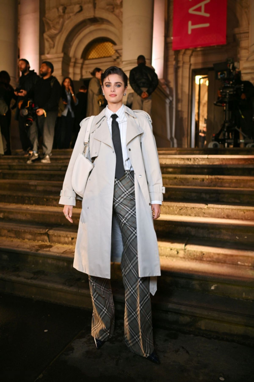 Taylor Hill at Burberry Show, London Fashion Week February 2025 5